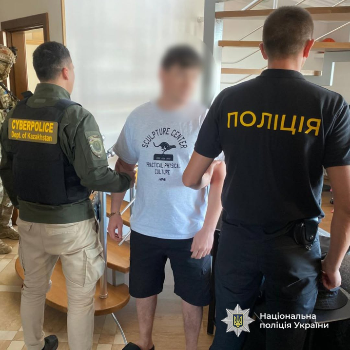 У Чернівцях перед судом постануть учасники кол‑центру, які виманювали гроші за допомогою діпфейків