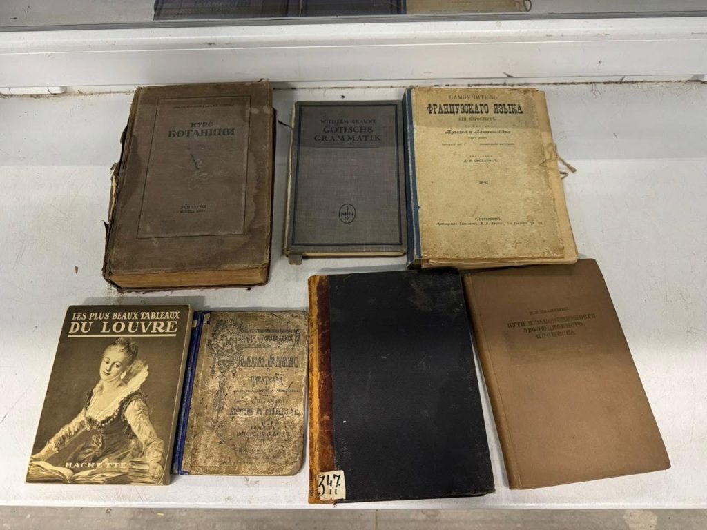 Через кордон на Буковині виявили спроби вивезення старовинних книг