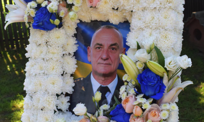 У Недобоївцях попрощалися з військовим лікарем Іларіоном Дячуком