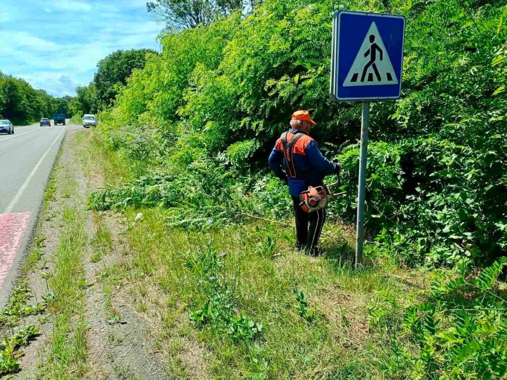 У Буковині продовжуються роботи з утримання державних доріг